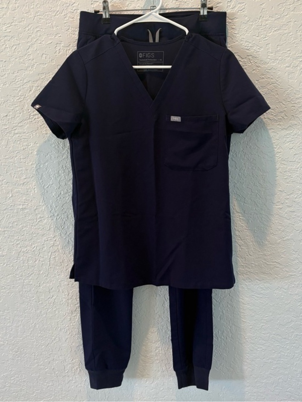 Figs Women's Navy Short-Sleeve V-Neck Scrub Top and jogger pants
